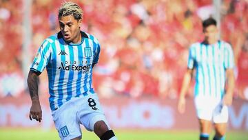 Juan Fernando Quintero, clave en el triunfo 1-0 de Racing sobre Independiente.