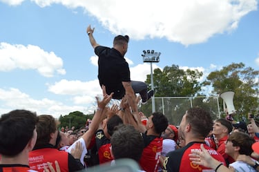 El Salerm celebra el ascenso a Segunda Federaci¨®n
