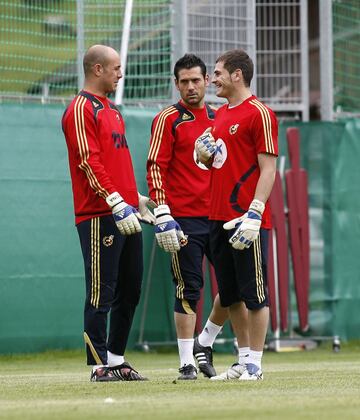 Palop junto a Reina y Casillas durante un entrenamiento de la selección española en la Eurocopa 2008.