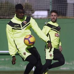 Elche: Nacho Gil convence a Pacheta y Cordero para quedarse