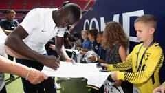 Van der Sar: "Sánchez debió quedarse tres años en Ajax"