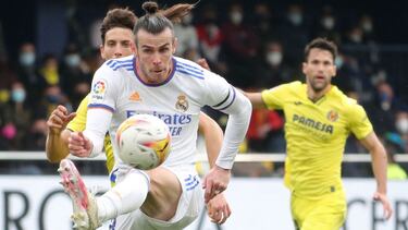 Real Madrid's Welsh forward Gareth Bale controls the ball during the Spanish league football match between Villarreal CF and Real Madrid CF at La Ceramica stadium in Vila-real on February 12, 2022. (Photo by JOSE JORDAN / AFP)