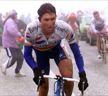Giro de Italia 1999, octava etapa. El Chava llegó en segunda posición, tras Marco Pantani, en el ascenso del Gran Saso.