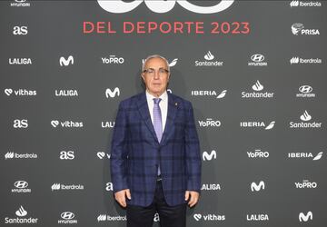 Alejandro Blanco, presidente del Comité Olímpico Español, posa en el photocall de los Premios AS del Deporte 2023.