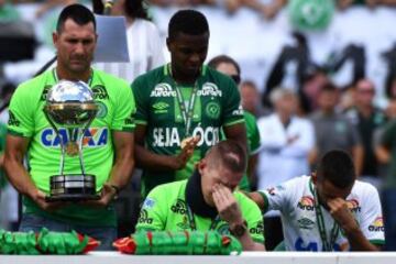 Emotivo homenaje a las víctimas del accidente aéreo de Chapecoense 