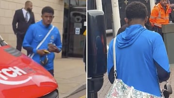 Chelsea player caught faking phone call to snub loyal fans waiting for autographs