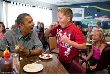 ? Official White House Photo by Pete Souza
https://www.flickr.com/photos/whitehouse/