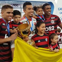 Cuellar, Uribe y Berrío, campeones con el Flamengo