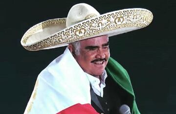 El recién fallecido Vicente Fernández  llenó un concierto en el Estadio Azteca en 2016
