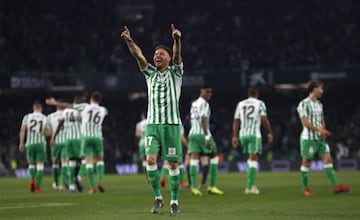 Alegría de Joaquin por el gol olímpico conseguido.