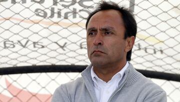 El ex volante campeón de la Copa Libertadores con Colo Colo regresa a la banca luego de su última experiencia en 2007. Comandará a Barnechea en la Primera B.