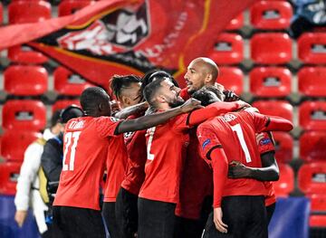 Sehrou Guirassy celebró el primer gol con sus compañeros.