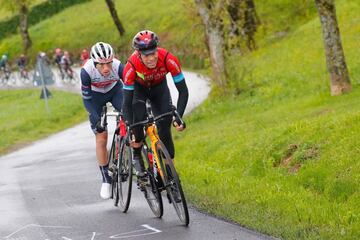 Team Trek-Segafredo rider Italy's Giulio Ciccone (L) and Team Bahrain rider Spain's Mikel Landa ride in the last kilometers during the fourth stage of the Giro d'Italia 2021 cycling race, 187 km between Piacenza and Sestola, Emilia-Romagna, on May 11, 2021. (Photo by Luca Bettini / AFP)