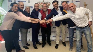 Imagen tras el acuerdo alcanzado para que Alhaurín de la Torre acoja la Copa de la Reina de Balonmano 2020.