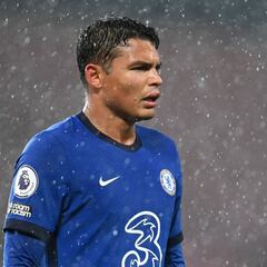 Thiago Silva echa el candado en el Chelsea