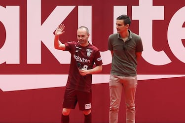 Yokoso! Andrés Iniesta unveiled by Vissel Kobe
