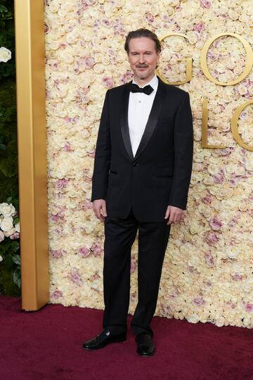 Matt Reeves posa durante la alfombra roja de los Globos de Oro 2025 celebrados en el Hotel Beverly Hilton de los Ángeles.
 