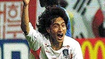 <b>INTERMINABLE.</b> El cruce de declaraciones entre Ahn y el Perugia no acaba nunca. La relación estre ambos es cada día más complicada.