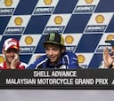 Valentino Rossi aconseja a Álex Márquez que "evite problemas"