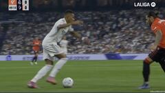 Él va ya en avión y el resto todavía en carro: la acción decisiva de Mbappé, más rápido que nunca