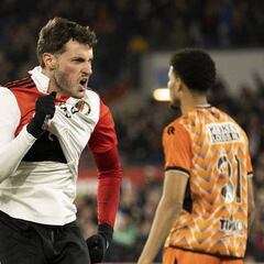 Santiago Giménez ya es ídolo en el Feyenoord, así corearon su nombre los aficionados