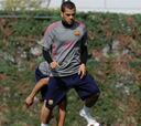 Dani Alves renueva con el Barça hasta junio de 2015