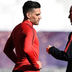 Falcao se quedaría si técnico, Jardim es candidato para Milan
