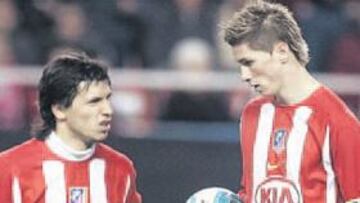 <b>FALTA GOL. </b>Agüero y Torres se preguntan cómo conseguir más goles para el Atlético.