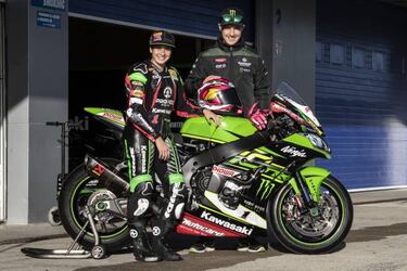 Ana Carrasco pilot車 la Kawasaki del campe車n Rea