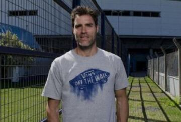 Ignacio González (arquero) fue seleccionado argentino y en 2005 llegó a Unión Española. Es tristemente recordado por agredir a Enrique Osses, hecho que le costó una suspensión de 22 partidos.