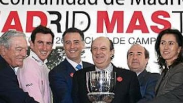 <b>UNIDOS. </b>Santiago Fisas (en el centro) presidió ayer el acto.