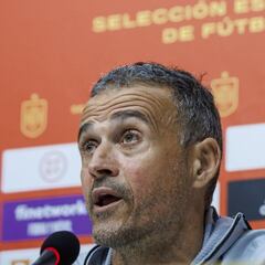 Luis Enrique: "No renuevo por si hago una cagada en el Mundial"