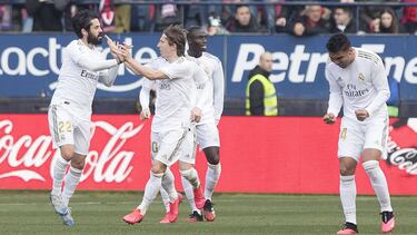 Isco, Modric, Mendy y Casemiro festejan el gol logrado por el malagueño en El Sadar, que suponía el 1-1 en el marcador.
