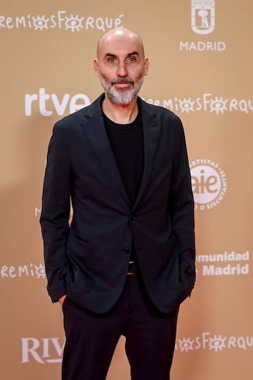 El directo David Baute posa en la alfombra roja de la 30 edici¨®n de los Premios Jos¨¦ Mar¨ªa Forqu¨¦, en el Palacio Municipal de IFEMA.