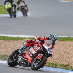 Huertas marca de cerca a Montella