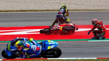 Vence Márquez y Lorenzo tira a Dovizioso, Maverick y Rossi