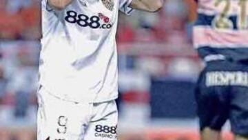 <b>DECEPCIÓN. </b>El equipo se sintió desolado tras el esfuerzo sin premio que realizó ante el Espanyol. Los errores en defensa pasaron factura.