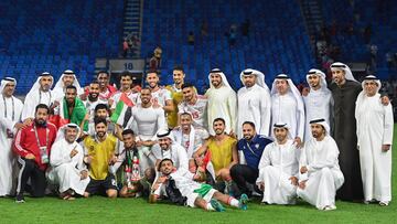 Emiratos Árabes Unidos clasificó a los playoffs de Asia y jugará ante Australia.