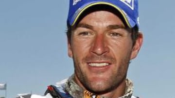 <b>EL TERCERO. </b>Coma señala con los dedos su triplete de triunfos.