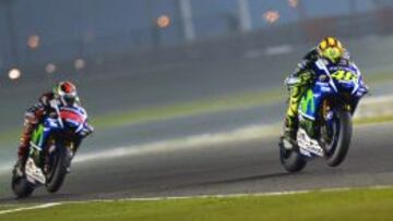 Lorenzo y Rossi durante su participaci&oacute;n en el GP de Qatar.