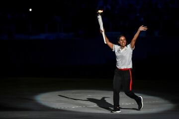 La doble medallista olímpica en ciclismo BMX, Mariana Pajón, fue una de las portadoras de la antorcha.