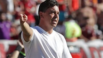 El entrenador abandonó el River Camp antes de que finalicen los trabajos del plantel y fue al Sanatorio Los Arcos, donde confirmó que tiene cálculos en los riñones.