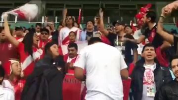 Hinchas peruanos le dedican una canción a Chile en Moscú