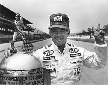 Otro que repitió victoria en la Indy 500 y entre medias de ambas, en 1976, fue campeón de la USAC. Compaginó sus primeros años en los monoplazas con algunas carreras de la Nascar: participó en 21, pero no pudo ganar ninguna.