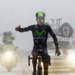 Ni la nieve detiene a Nairo: Gana 5° etapa y es líder de la Tirreno