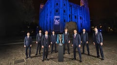 LONDON, ENGLAND - NOVEMBER 09:  The World&Otilde;s top eight players attend the 2017 Nitto ATP Finals Official Launch, presented by Moet &amp; Chandon, at the Tower of London. (L-R) David Goffin of Belgium, Marin Cilic of Croatia, Roger Federer of Switzerland, Dominic Thiem of Austria, Alexander Zverev of Germany, Rafael Nadal of Spain, Grigor Dimitrov of Bulgaria and Jack Sock of USA pose for a group photo during the The Official Launch ATP Finals at Tower of London on November 9, 2017 in London, England.  (Photo by Julian Finney/Getty Images)