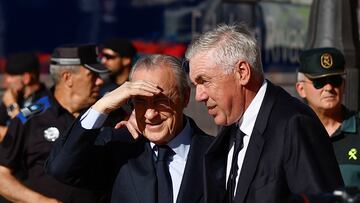 Florentino Pérez y Carlo Ancelotti durante la celebración por la Champions.