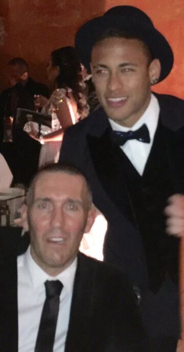 Neymar y Fernando Ricksen.