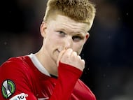 Alkmaar (Netherlands), 18/12/2025.- Kees Smit of AZ Alkmaar reacts after the UEFA Conference League match between AZ Alkmaar and Jagiellonia Bialystok at the AFAS Stadium in Alkmaar, Netherlands, 18 December 2025. (Países Bajos; Holanda) EFE/EPA/KOEN VAN WEEL