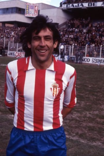 Vistió la camiseta rojiblanca durante doce años, entre 1975 y 1987, en los que consiguió un segundo puesto en la Liga en la campaña 1978-79, además de disputar dos finales consecutivas de la Copa del Rey en 1981 y 1982. En 1987 dejaría el club para recalar en el Linense